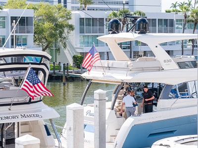 people boating in sarasota florida